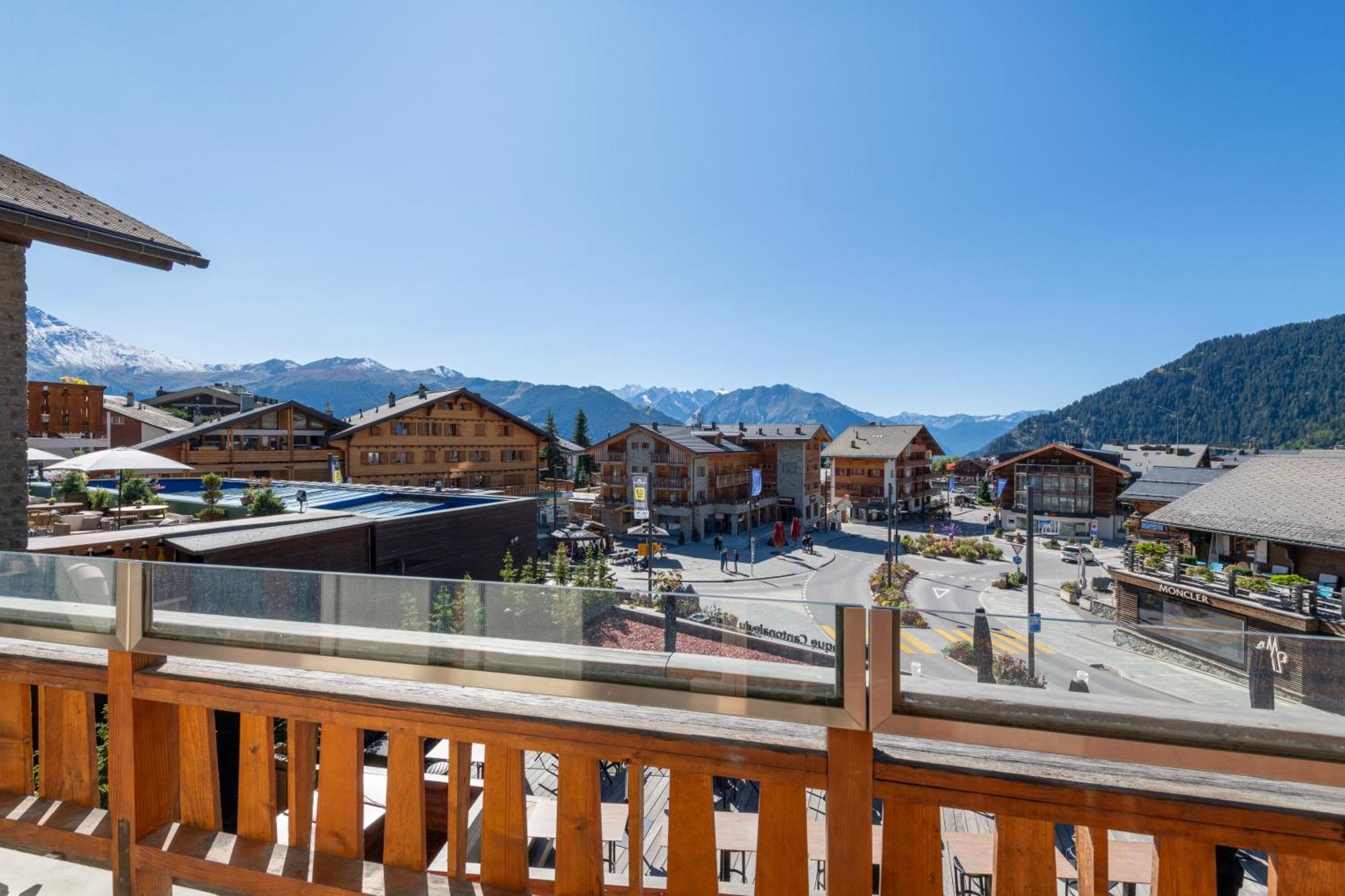 No 8 Bed & Bar Hotel Verbier Exterior photo